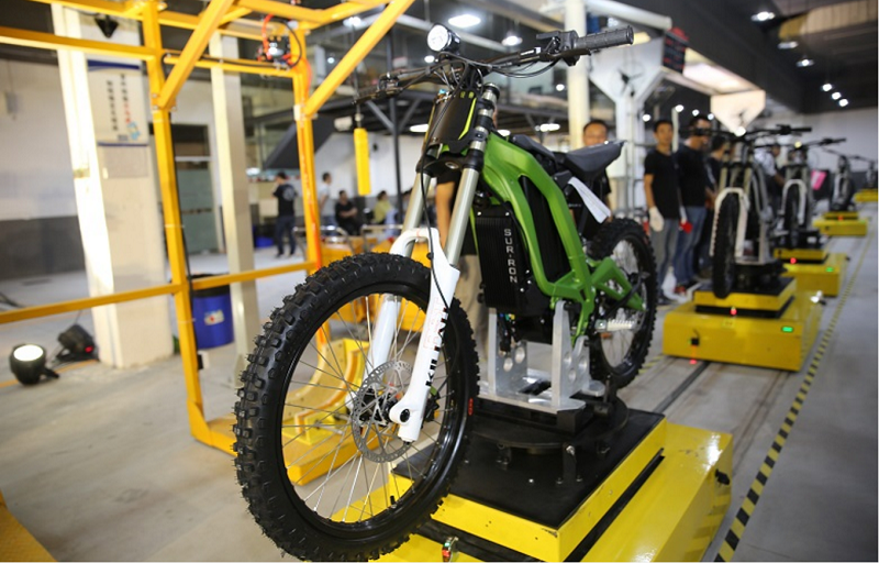 虬龍科技首款上市產(chǎn)品“輕蜂”電動(dòng)越野自行車正式下線，開啟電動(dòng)越野新紀(jì)元